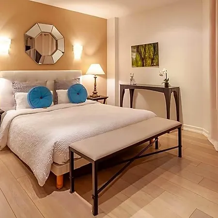 Providence Hotel 2*